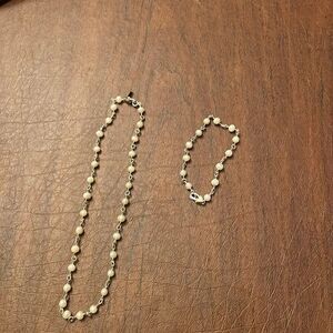 Lily Rachel woman’s silver and fresh water Pearl necklace and bracelet set